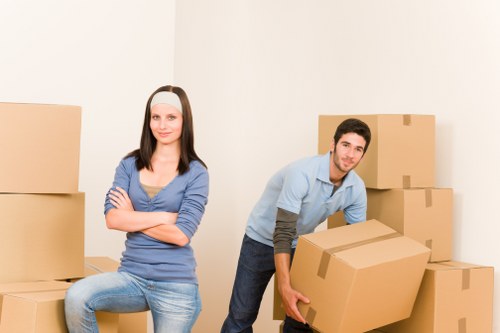 Local moving service helping with access and unloading in Canary Wharf