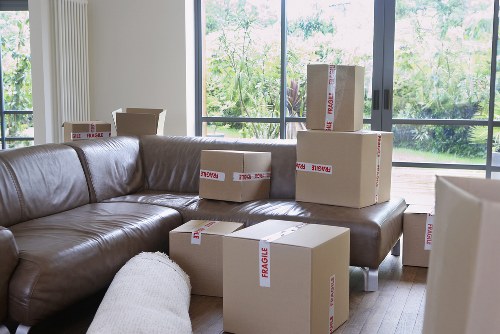 Packing and moving essentials for a Canary Wharf flat or office